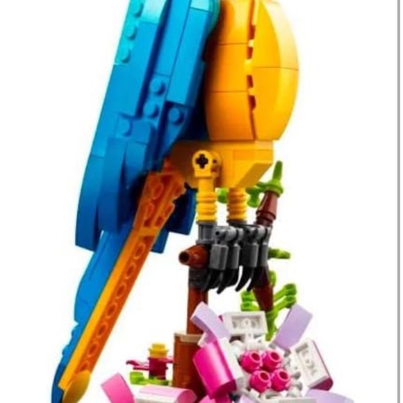 LEGO Creator 3-in-1 Exotic Parrot Set - Blue and Yellow - Brand new - Picture 2 of 4